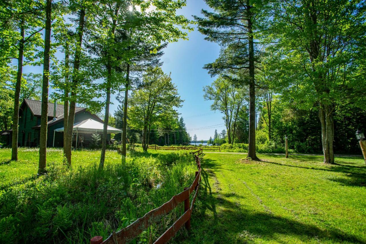 Lake Clear Lodge Zewnętrze zdjęcie